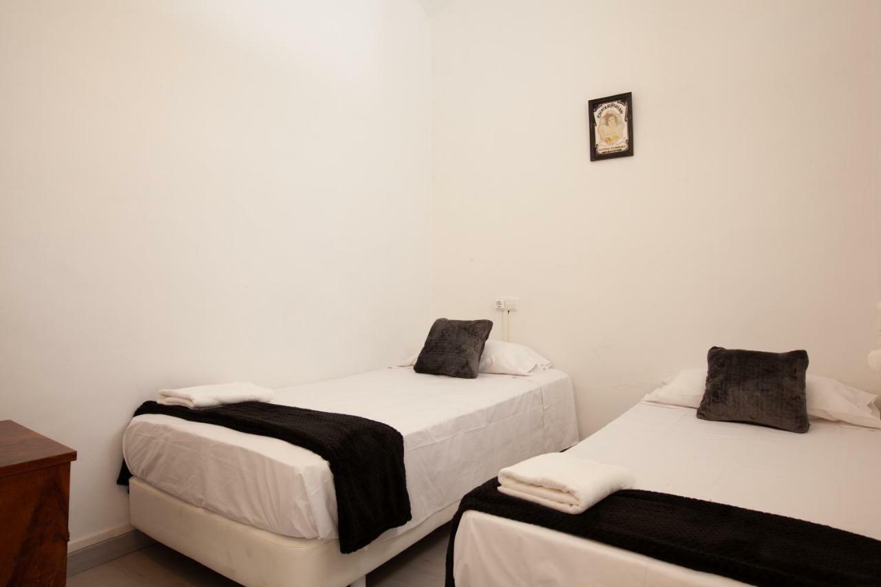 Akira Flats Llané * Cadaqués