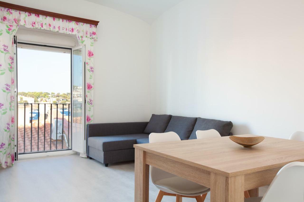 Akira Flats Llané Appartement *